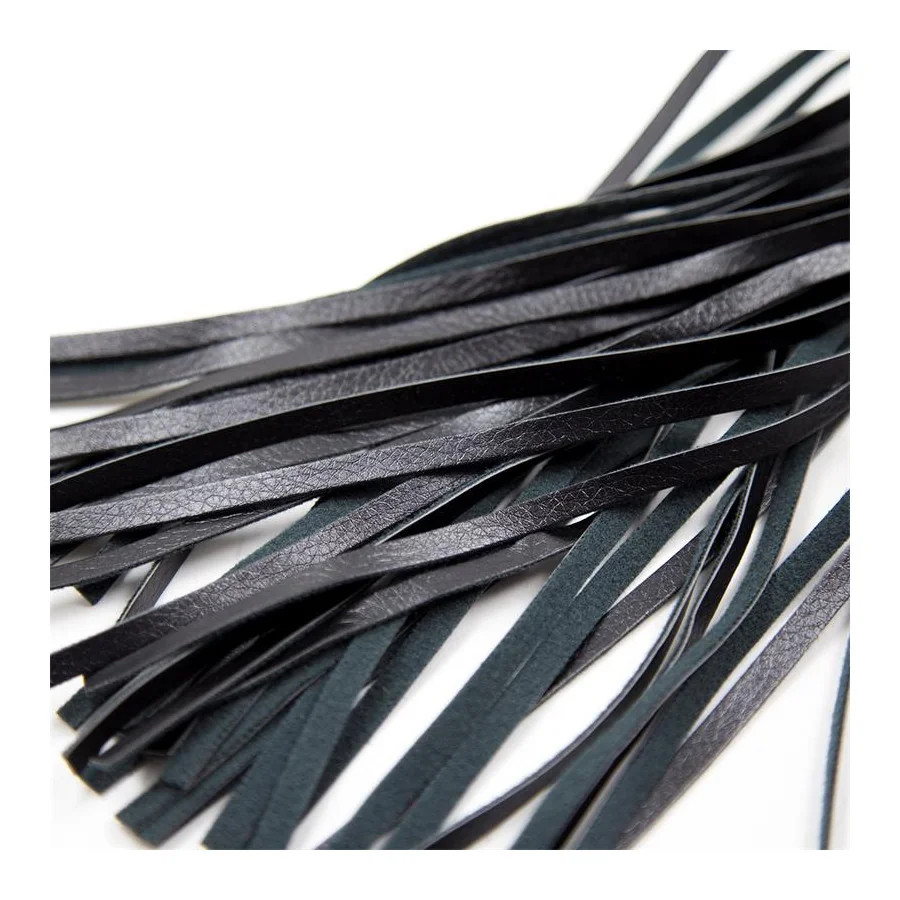 Flogger Patron de Diamante y Mango de Metal 39 cm Negro