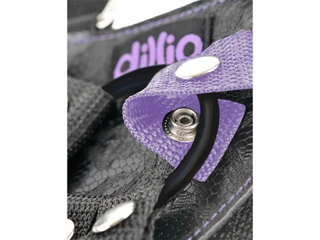 Arnes con Dildo de 19 cm Color Purpura
