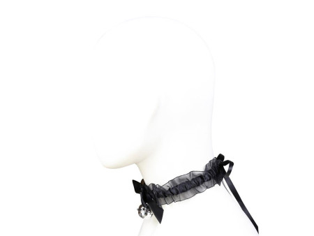 Collar con Lazo Cascabel y Encaje