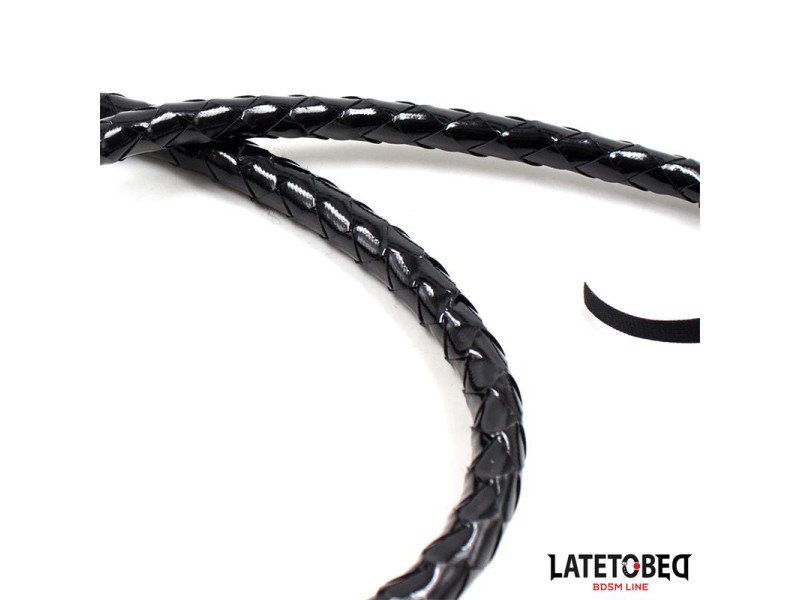 Latigo Negro Brillante 138cm