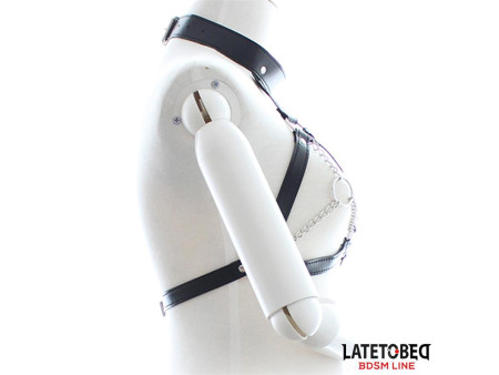 Arnes Bondage con Copas Abiertas y Cadenas Arnes Bondage con Copas Abiertas y Cadenas