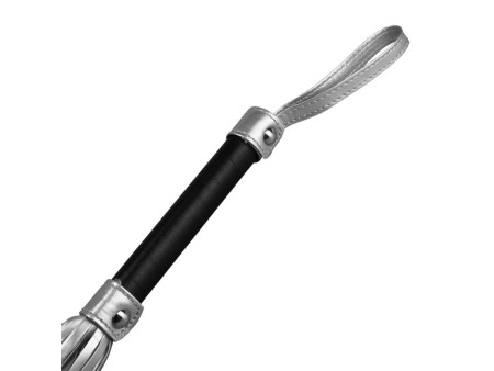 Flogger Cuero Sintetico Plateado y Negro