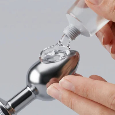 Plugs anales con joya: Cómo usarlos con frío y calor